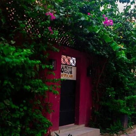 Bed and Breakfast O Petit Club Africain Дакар Екстер'єр фото