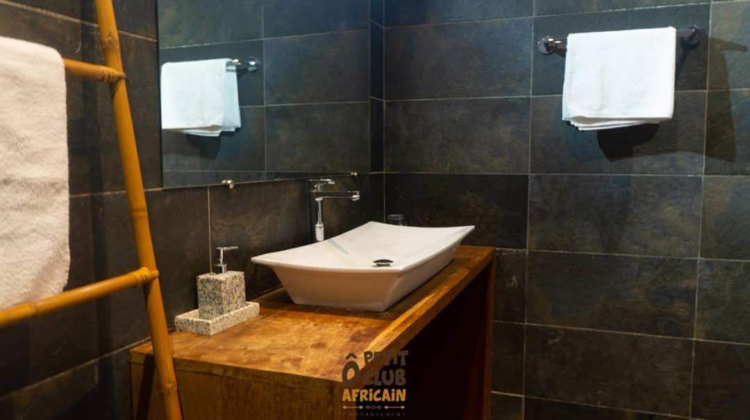 Bed and Breakfast O Petit Club Africain Дакар Екстер'єр фото