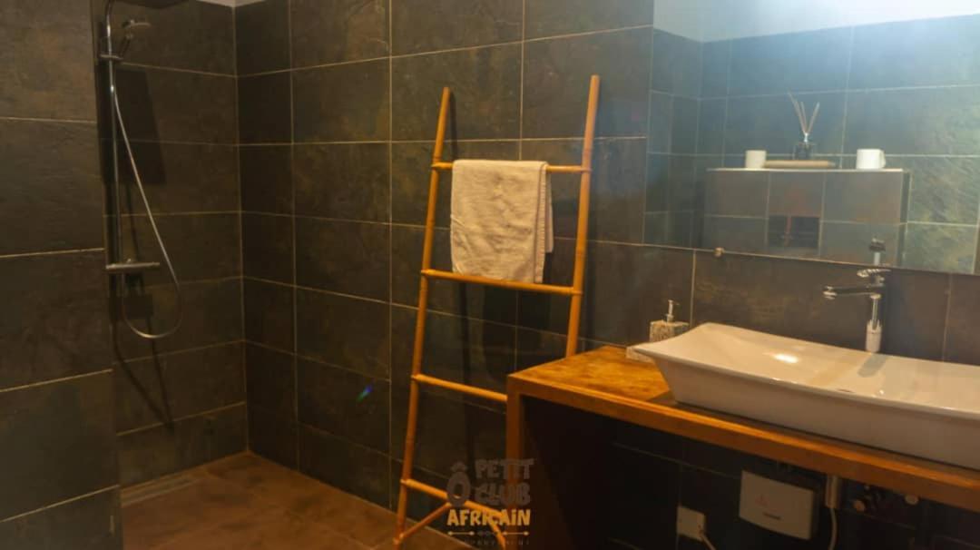 Bed and Breakfast O Petit Club Africain Дакар Екстер'єр фото